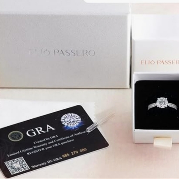 925 Sterling Silver 1.5 Carat MOISSANITE Engagement Ring NWT - Picture 4 of 7